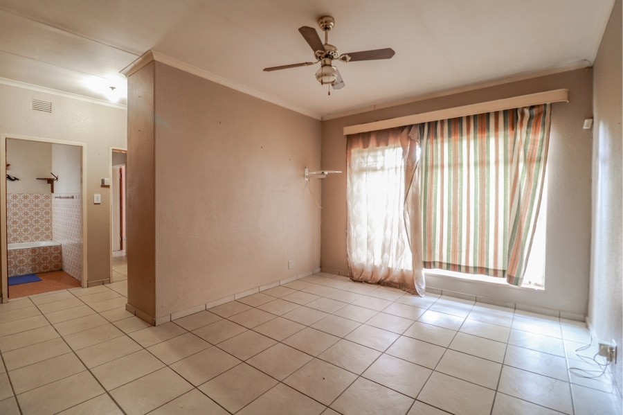 To Let 3 Bedroom Property for Rent in La Hoff North West
